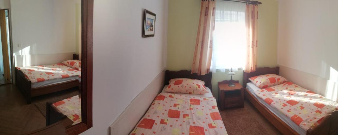 Apartments Tina Pula Ngoại thất bức ảnh