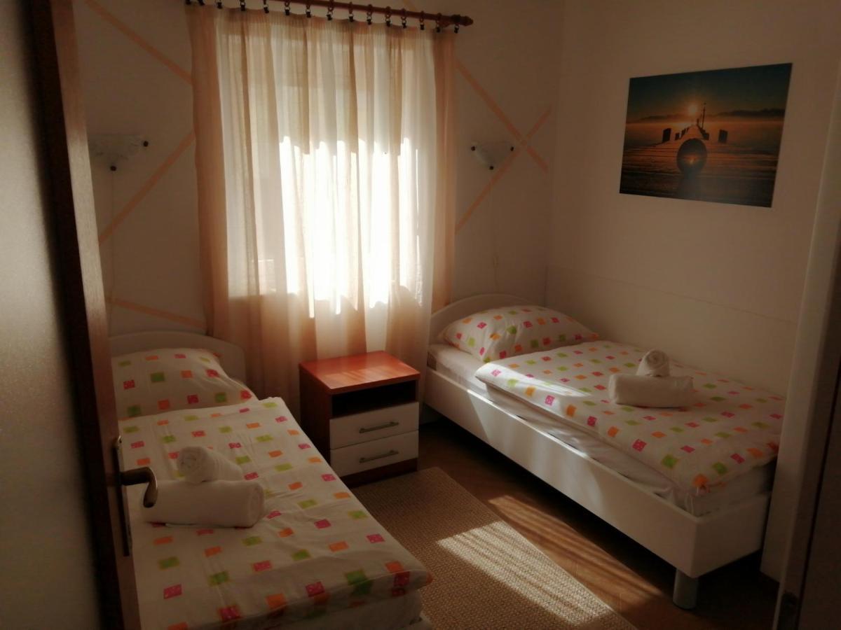 Apartments Tina Pula Ngoại thất bức ảnh