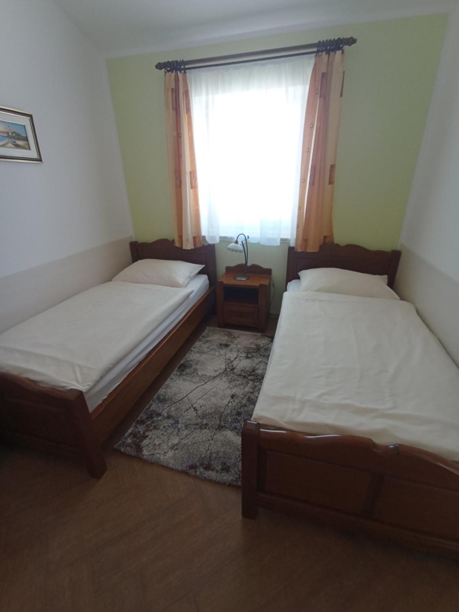 Apartments Tina Pula Ngoại thất bức ảnh