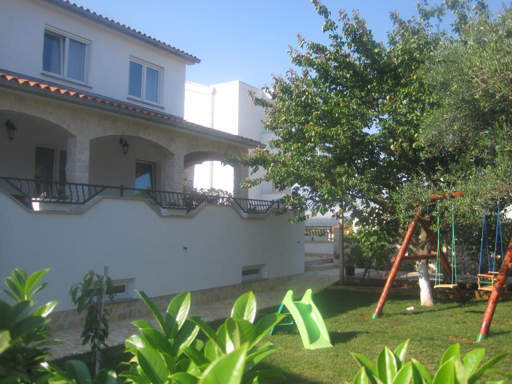 Apartments Tina Pula Ngoại thất bức ảnh